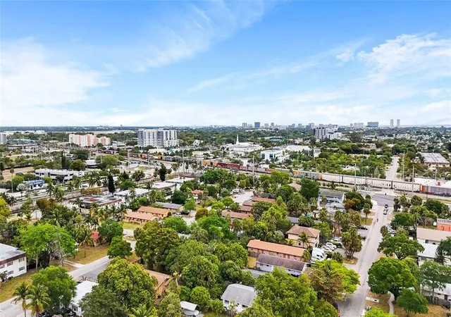 Homes for sale in Pompano Beach, FL | 330 Sw Avondale Dr, Pompano Beach, FL 33060 | MLS# F10542229