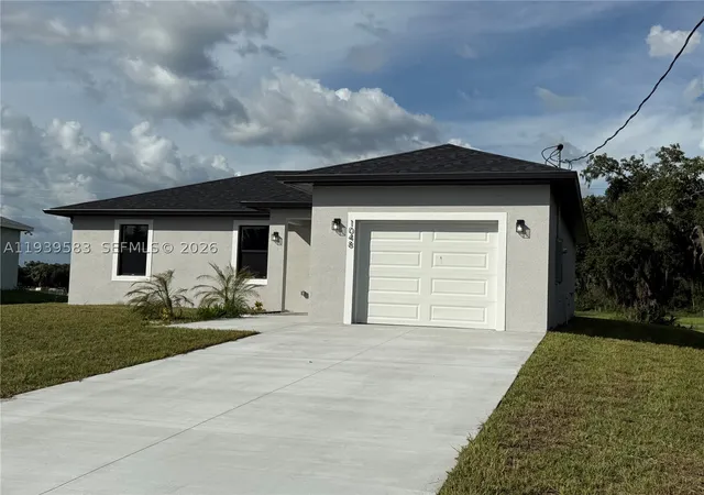 1st image of 1048 Jay Ct, La Belle, FL 33935 | MLS# A11939583