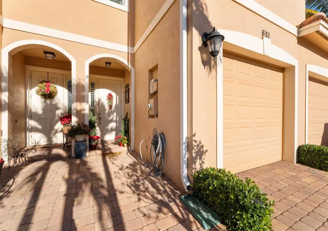 3rd image of 651 Sw Glen Crest Wy #2, Stuart, FL 34997 | MLS# F10543614