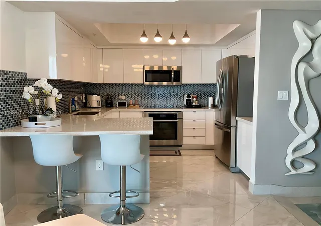 4th image of 140 S Dixie Hwy, Hollywood, FL 33020