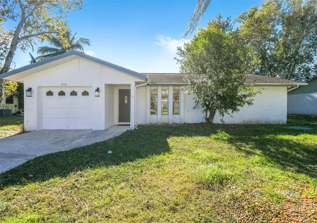 1st image of 516 Sw Buswell Ave, Port St Lucie, FL 34983 | MLS# F10543902