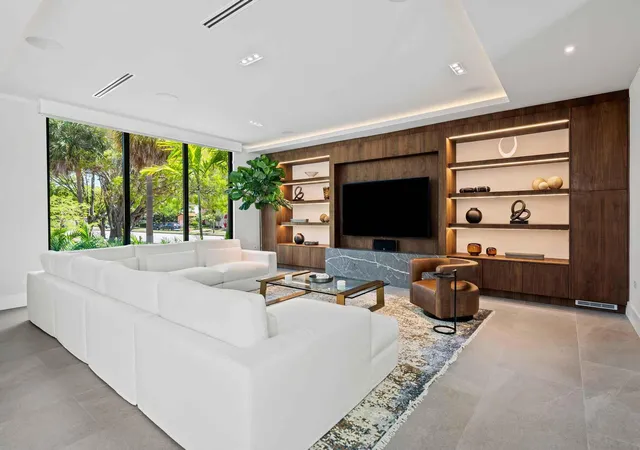 3rd image of 5288 Alton Rd #2, Miami Beach, FL 33140 | MLS# R11151899
