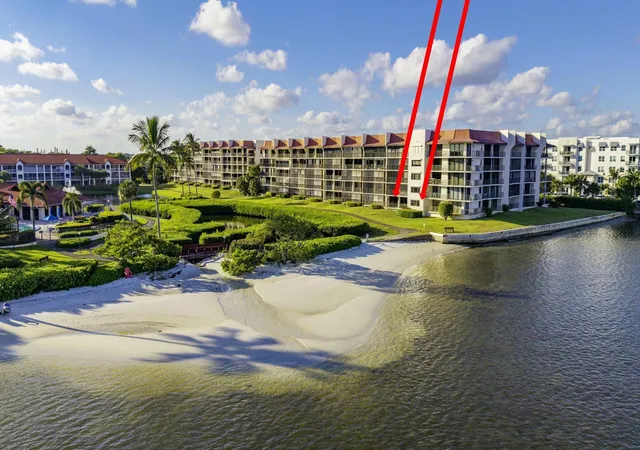 Homes for sale in Hypoluxo, FL | 7020 Half Moon Circle, Hypoluxo, FL 33462 | Houzeo