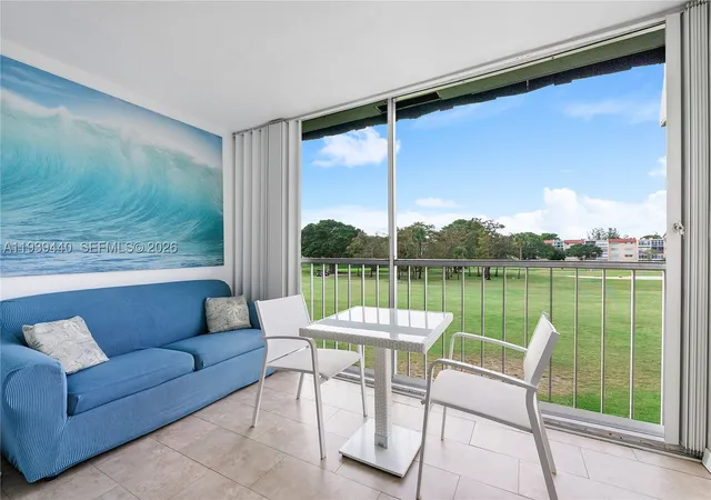 Homes for sale in Margate, FL | 7847 Golf Circle Dr, Margate, FL 33063 | Houzeo