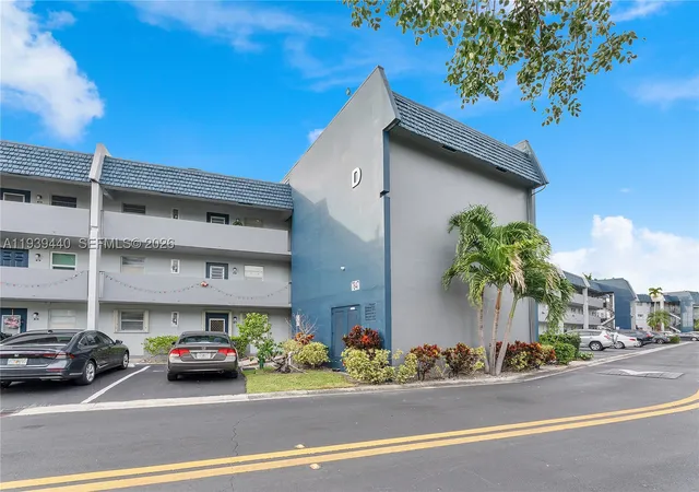 Homes for sale in Margate, FL | 7847 Golf Cir Dr #309, Margate, FL 33063 | MLS# A11939440