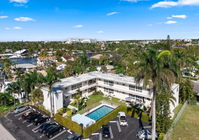 3rd image of 3205 Se 7Th St, Pompano Beach, FL 33062