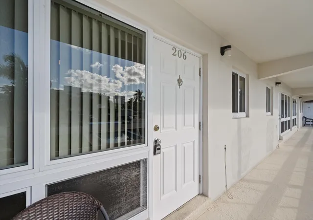 5th image of 3205 Se 7Th St, Pompano Beach, FL 33062