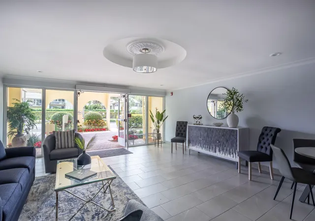 3rd image of 951 De Soto Rd, Boca Raton, FL 33432
