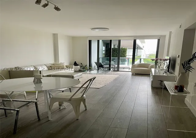 Photo 2 of Condo for sale at 2960 Ne 207Th St #714, Aventura, FL 33180 | MLS# A11940772 | Listing updated on 2026-04-08