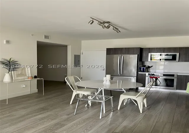 Photo 4 of Condo for sale at 2960 Ne 207Th St #714, Aventura, FL 33180 | MLS# A11940772 | Listing updated on 2026-04-08