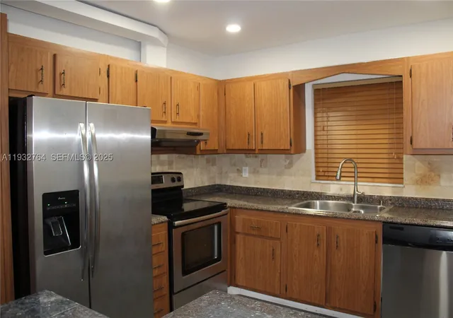 Photo 3 of Condo for sale at 5140 Sw 40Th Ave #3C, Fort Lauderdale, FL 33314 | MLS# A11932764 | Listing updated on 2026-01-08