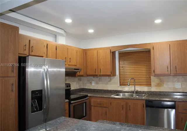 Photo 4 of Condo for sale at 5140 Sw 40Th Ave #3C, Fort Lauderdale, FL 33314 | MLS# A11932764 | Listing updated on 2026-01-08