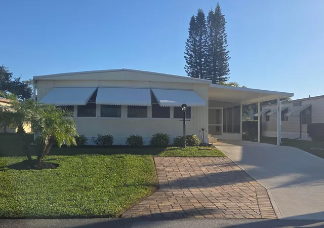 Homes for sale in Hobe Sound, FL | 7871 Se Shenandoah Dr, Hobe Sound, FL 33455 | MLS# R11152348