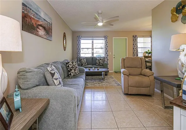 Homes for sale in Vero Beach, FL | 36 Vis Gdns Trl, Vero Beach, FL 32962
