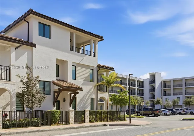 Photo 2 of Townhouse for sale at 4250 Nw 83rd Ave, Doral, FL 33166 | MLS# A11941329 | Listing updated on 2026-10-05