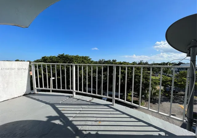 2nd image of Monte Carlo of Miami, Miami, FL 33169
