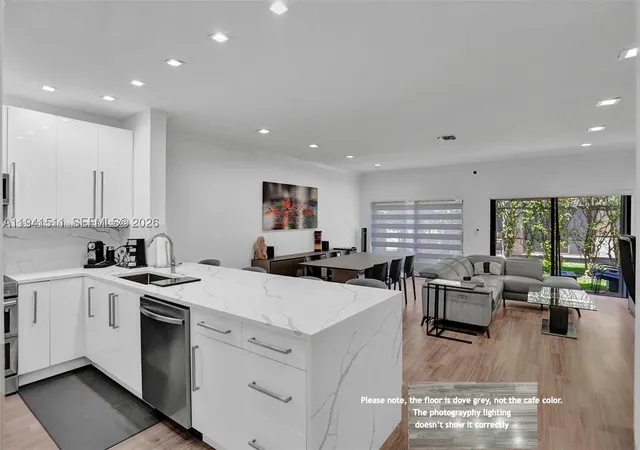 Photo 3 of Townhouse for sale at 21150 Jib Ct #J12, Miami, FL 33180 | MLS# A11941511 | Listing updated on 2026-08-25
