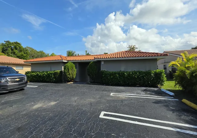 Homes for sale in Coral Springs, FL | 4115 Riverside Drive, Coral Springs, FL 33065 | Houzeo