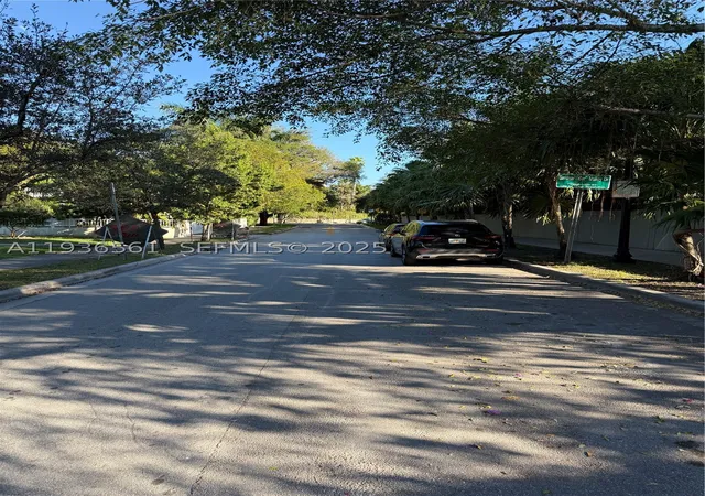 2nd image of 1000 NW N River Dr, Miami, FL 33136