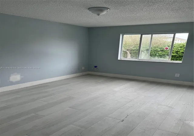 2nd image of 440 S Park Rd, Hollywood, FL 33021