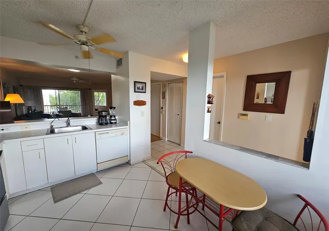 4th image of 9525 Weldon Cir, Tamarac, FL 33321