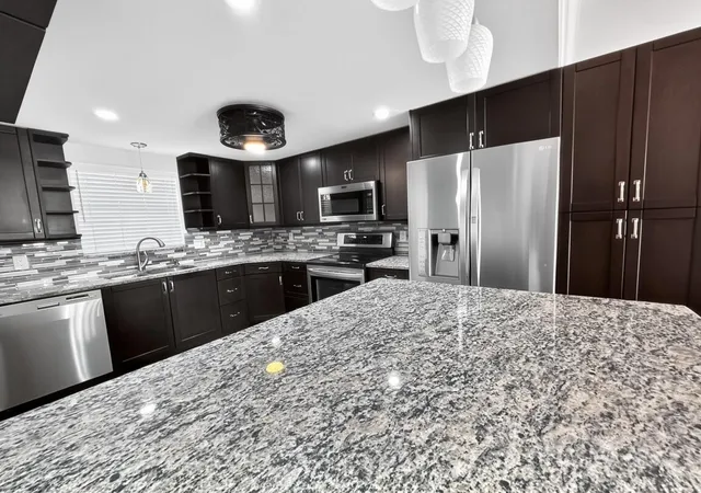 2nd image of 145 Atlantis Blvd #302, Atlantis, FL 33462 | MLS# R11152987