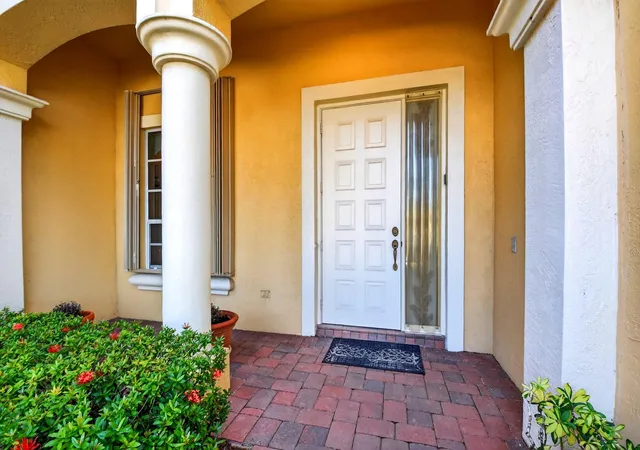 3rd image of 9566 Lantern Bay Cir, West Palm Beach, FL 33411 | MLS# R11153033