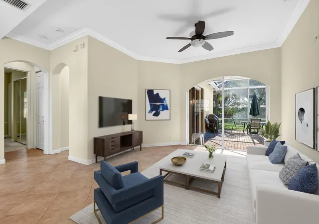 5th image of 9566 Lantern Bay Cir, West Palm Beach, FL 33411 | MLS# R11153033