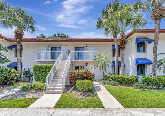 2nd image of 280 Nw 67Th St, Boca Raton, FL 33487