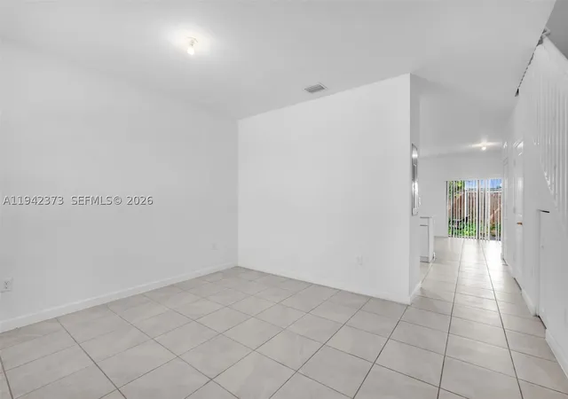 5th image of 11869 Sw 246Th Ter, Homestead, FL 33032 | MLS# A11942373