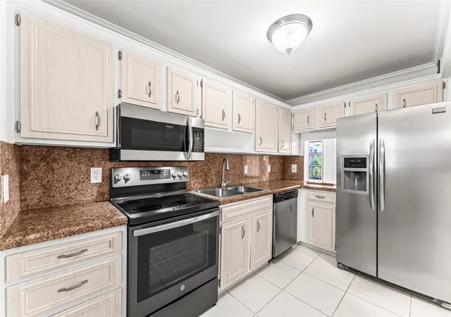 1st image of 4500 N Federal Hwy #344e, Lighthouse Point, FL 33064 | MLS# F10544555