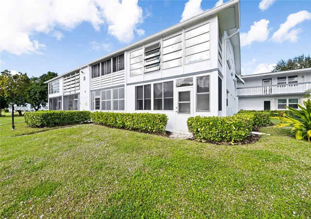 Homes for sale in Deerfield Beach, FL | 39 Prescott B, Deerfield Beach, FL 33442 | Houzeo