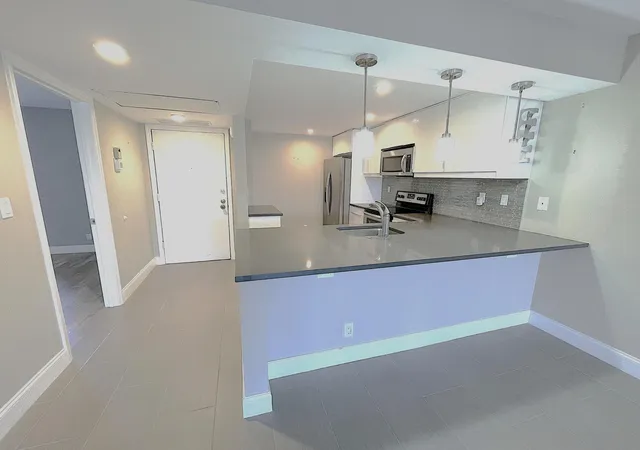 2nd image of 3 Royal Palm Wy #205, Boca Raton, FL 33432 | MLS# R11153224