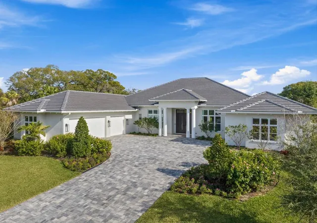 Homes for sale in Vero Beach, FL | 201 Shores Dr, Vero Beach, FL 32963 | MLS# R11153226