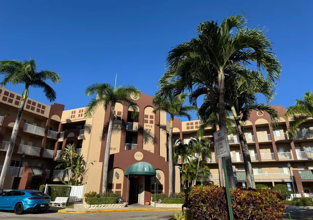 Homes for sale in Tamarac, FL | 7715 Southampton Ter #405, Tamarac, FL 33321 | MLS# R11153261
