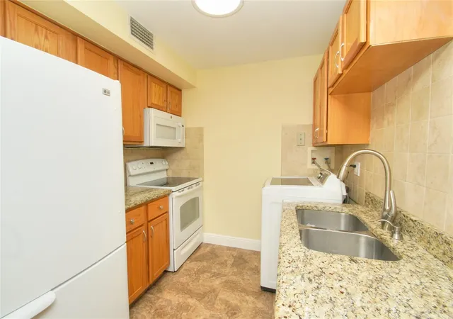 Homes for sale in Coral Springs, FL | 10762 La Placida Dr #205, Coral Springs, FL 33065 | MLS# F10544801