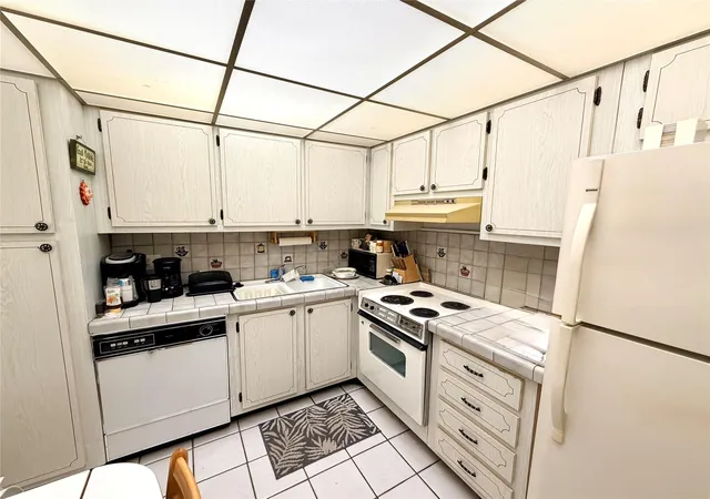 Homes for sale in Pompano Beach, FL | 136 S Cypress Rd, Pompano Beach, FL 33060
