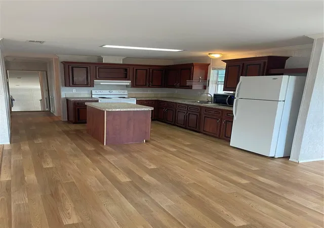 3rd image of 2321 Sw 85Th Ave, Davie, FL 33324 | MLS# F10544939