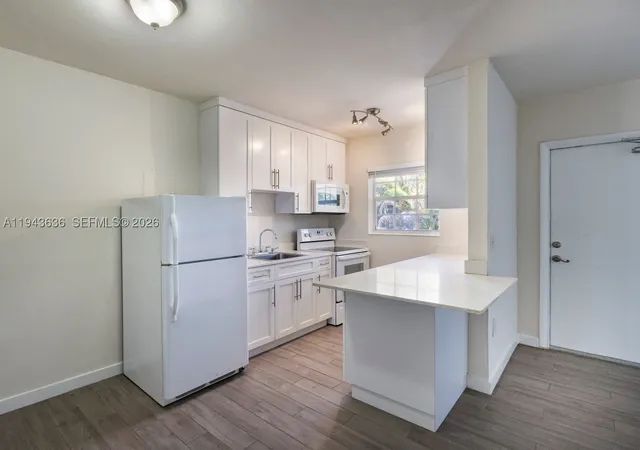Photo 2 of Condo for sale at 6511 Santona St #C18, Miami, FL 33146 | MLS# A11943636 | Listing updated on 2026-10-02