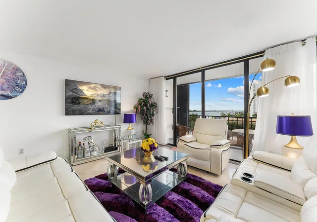 2nd image of 5600 N Flagler Dr #605, West Palm Beach, FL 33407 | MLS# R11153654