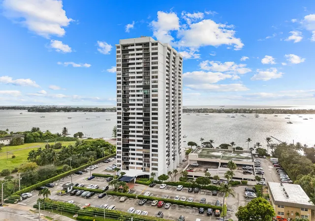 5th image of 5600 N Flagler Dr #605, West Palm Beach, FL 33407 | MLS# R11153654