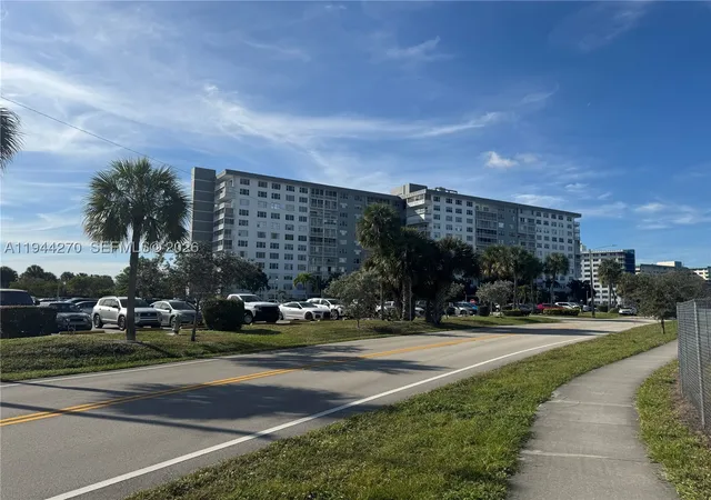 Homes for sale in Hollywood, FL | 3800 Hillcrest Dr #1222, Hollywood, FL 33021 | MLS# A11944270