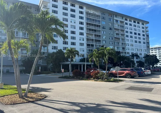 Homes for sale in Hollywood, FL | 3800 Hillcrest Dr, Hollywood, FL 33021