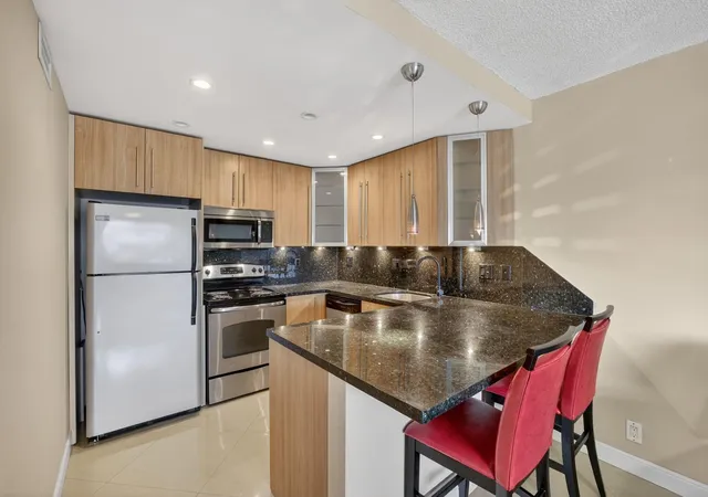 1st image of 2900 Ne 30Th St, North Lauderdale, FL 33306