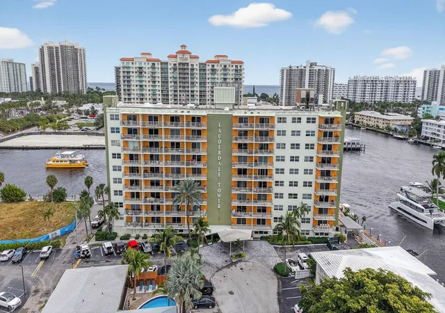 3rd image of 2900 Ne 30Th St, North Lauderdale, FL 33306