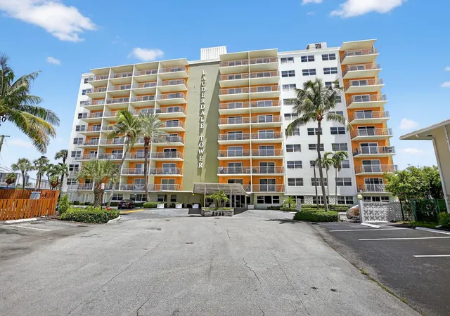 4th image of 2900 Ne 30Th St, North Lauderdale, FL 33306