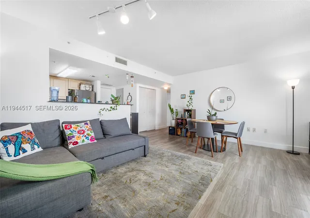 Homes for sale in Miami, FL | 3000 Coral Way #1409, Miami, FL 33145 | MLS# A11944517