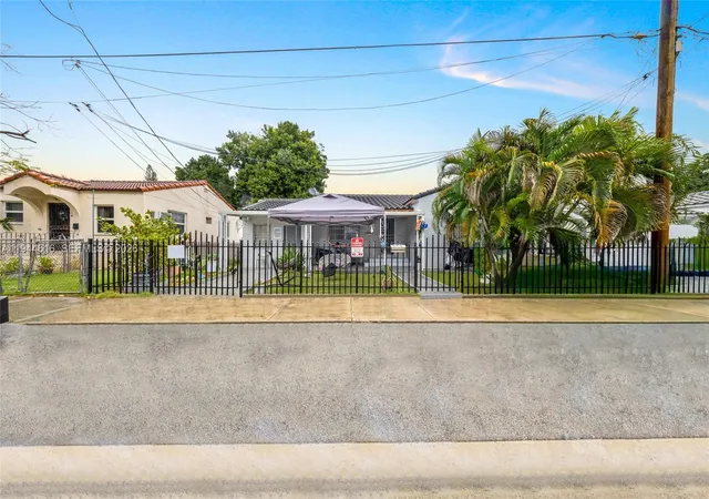 Homes for sale in Miami, FL | 943 Sw 9th Ave, Miami, FL 33130 | MLS# A11944616