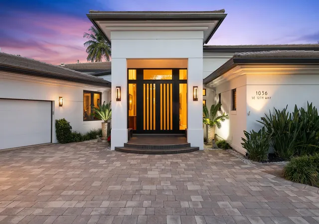 2nd image of 1036 Se 12th Wy, Fort Lauderdale, FL 33316 | MLS# F10544911