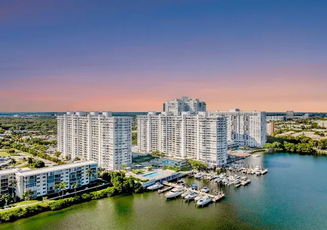 3rd image of 18031 Biscayne Blvd #1104, Aventura, FL 33160 | MLS# F10542258